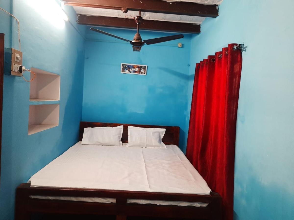 Sankardev Guest House D24 35 Varanasi Bagian luar foto