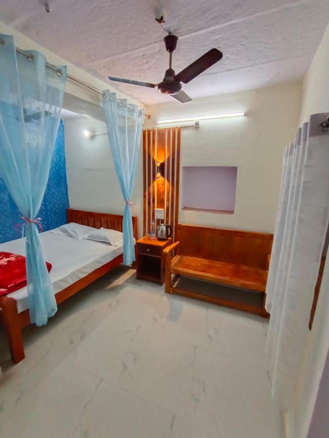 Sankardev Guest House D24 35 Varanasi Bagian luar foto