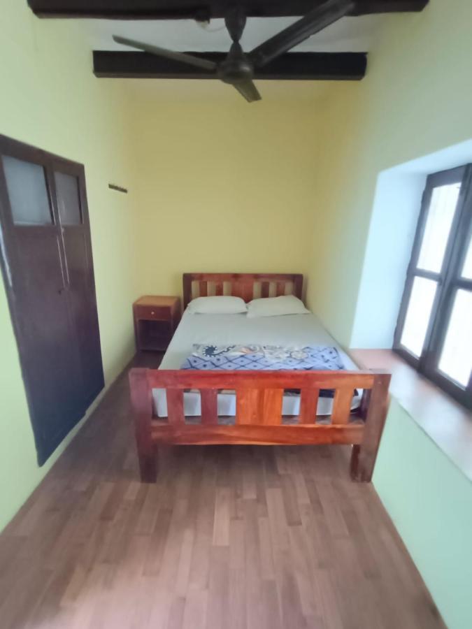 Sankardev Guest House D24 35 Varanasi Bagian luar foto
