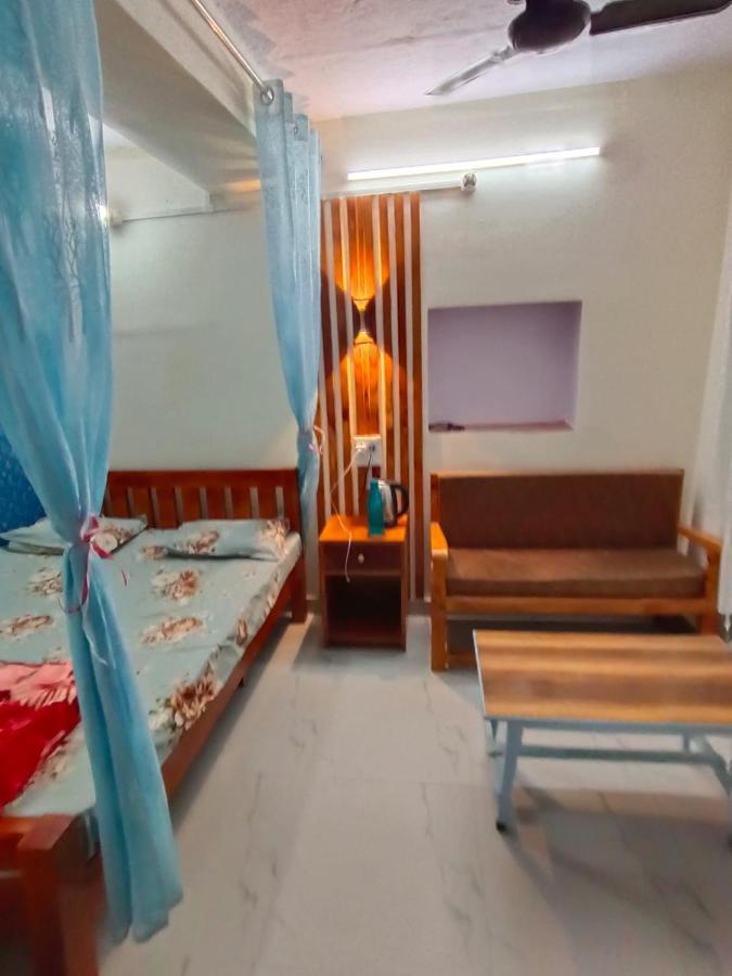 Sankardev Guest House D24 35 Varanasi Bagian luar foto
