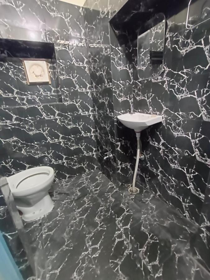 Sankardev Guest House D24 35 Varanasi Bagian luar foto