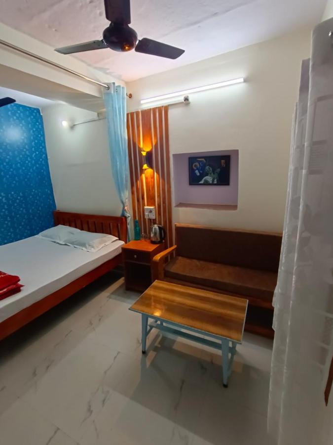 Sankardev Guest House D24 35 Varanasi Bagian luar foto