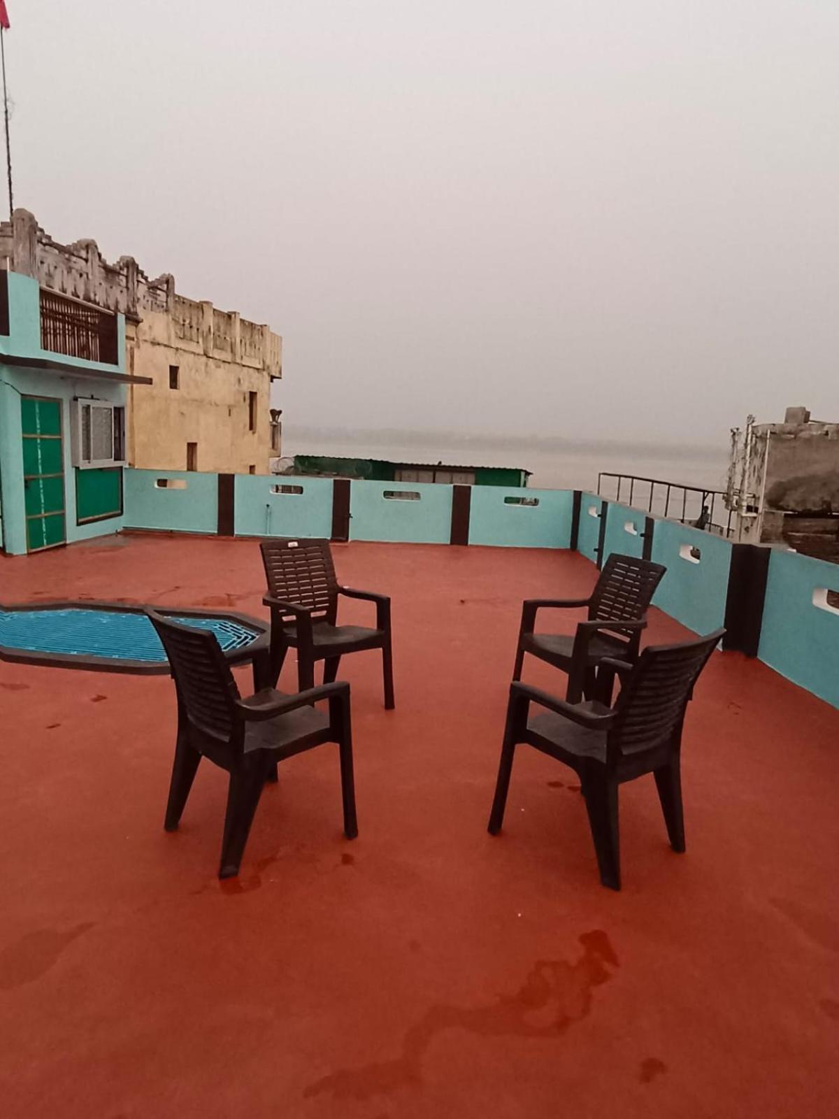 Sankardev Guest House D24 35 Varanasi Bagian luar foto