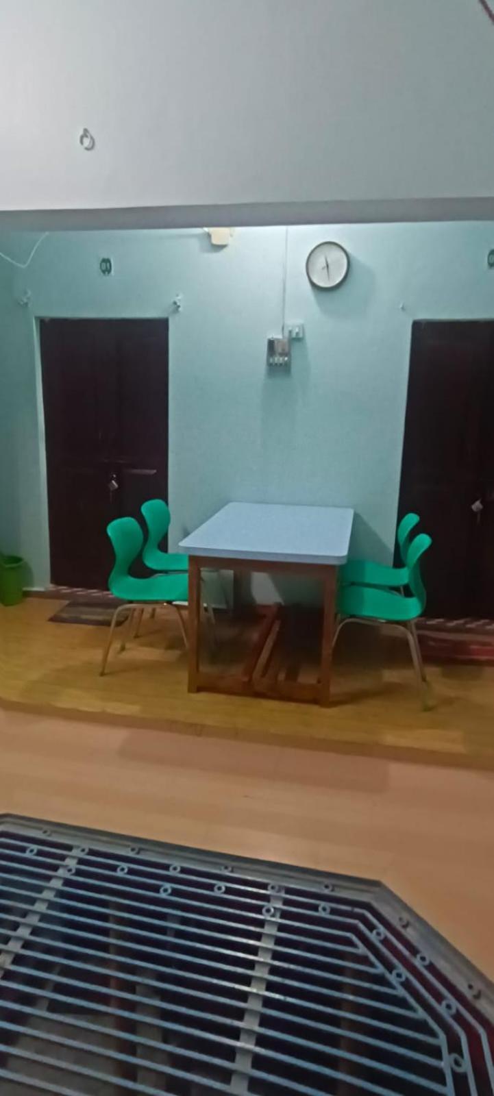 Sankardev Guest House D24 35 Varanasi Bagian luar foto